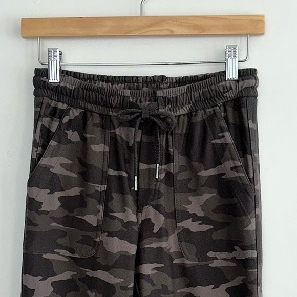 ATHLETA Farallon Jogger in Camo - Picture 8 of 14